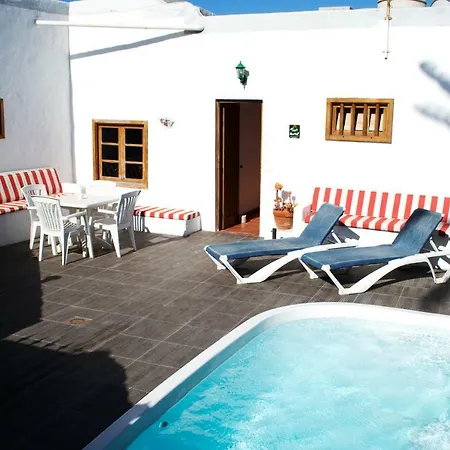 Casa La Orilla * Tias